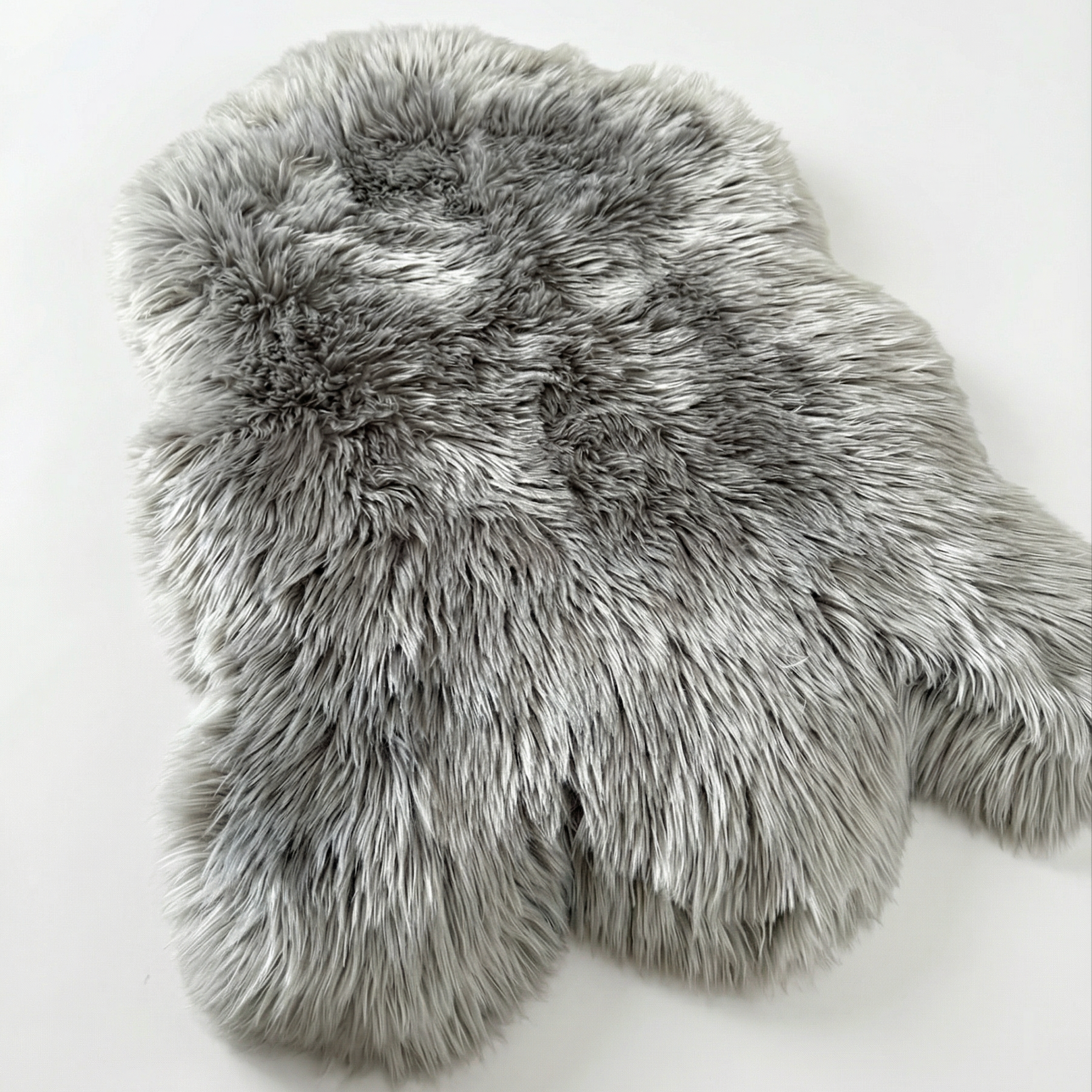 LUXURY FAUX FUR DOG BED